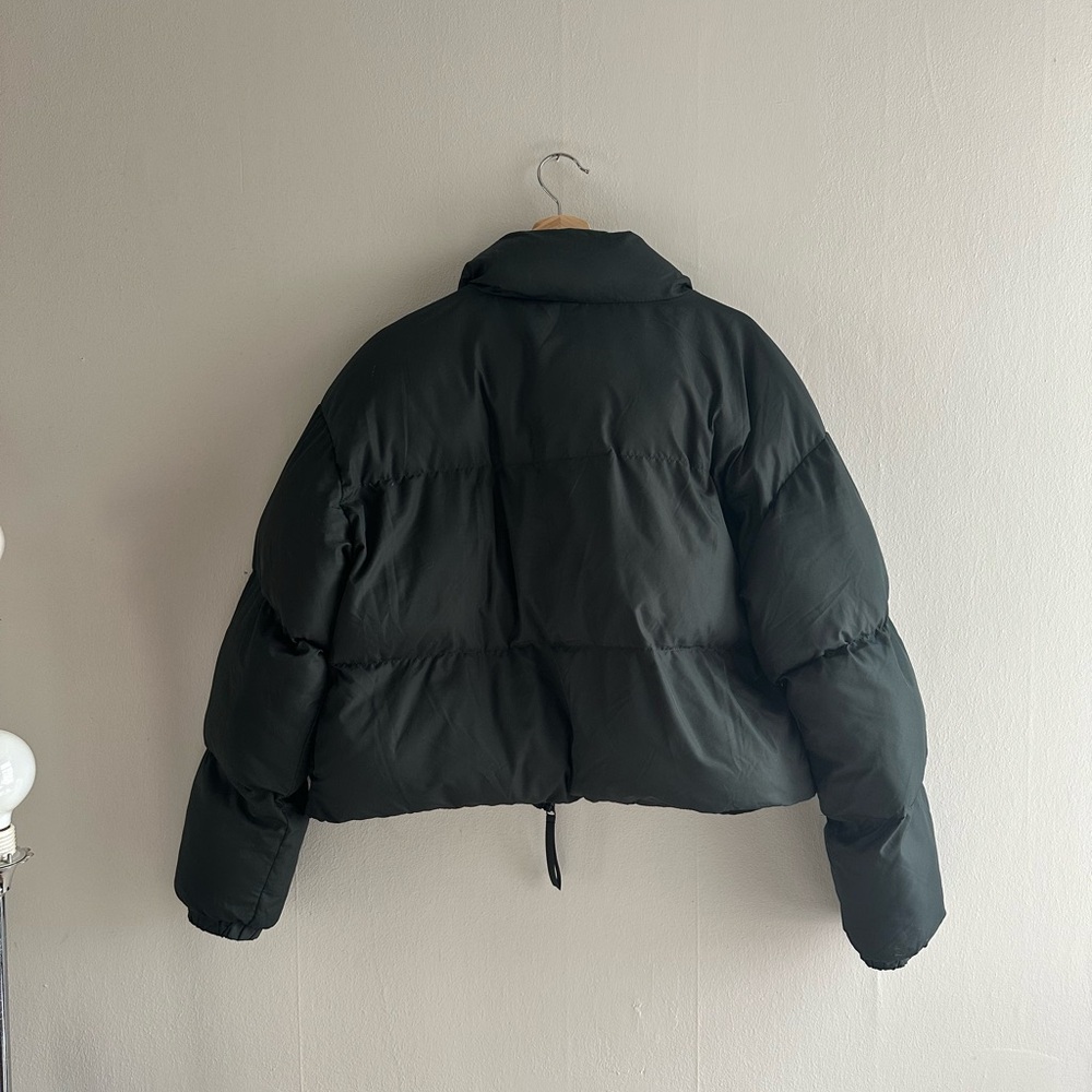 Fabletics Hiking Puffer Jacket - Picture 4 of 9